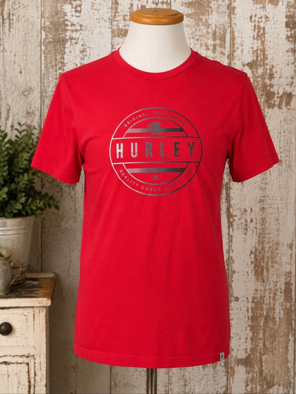 Hurley Red Graphic Logo Tee Men's Medium